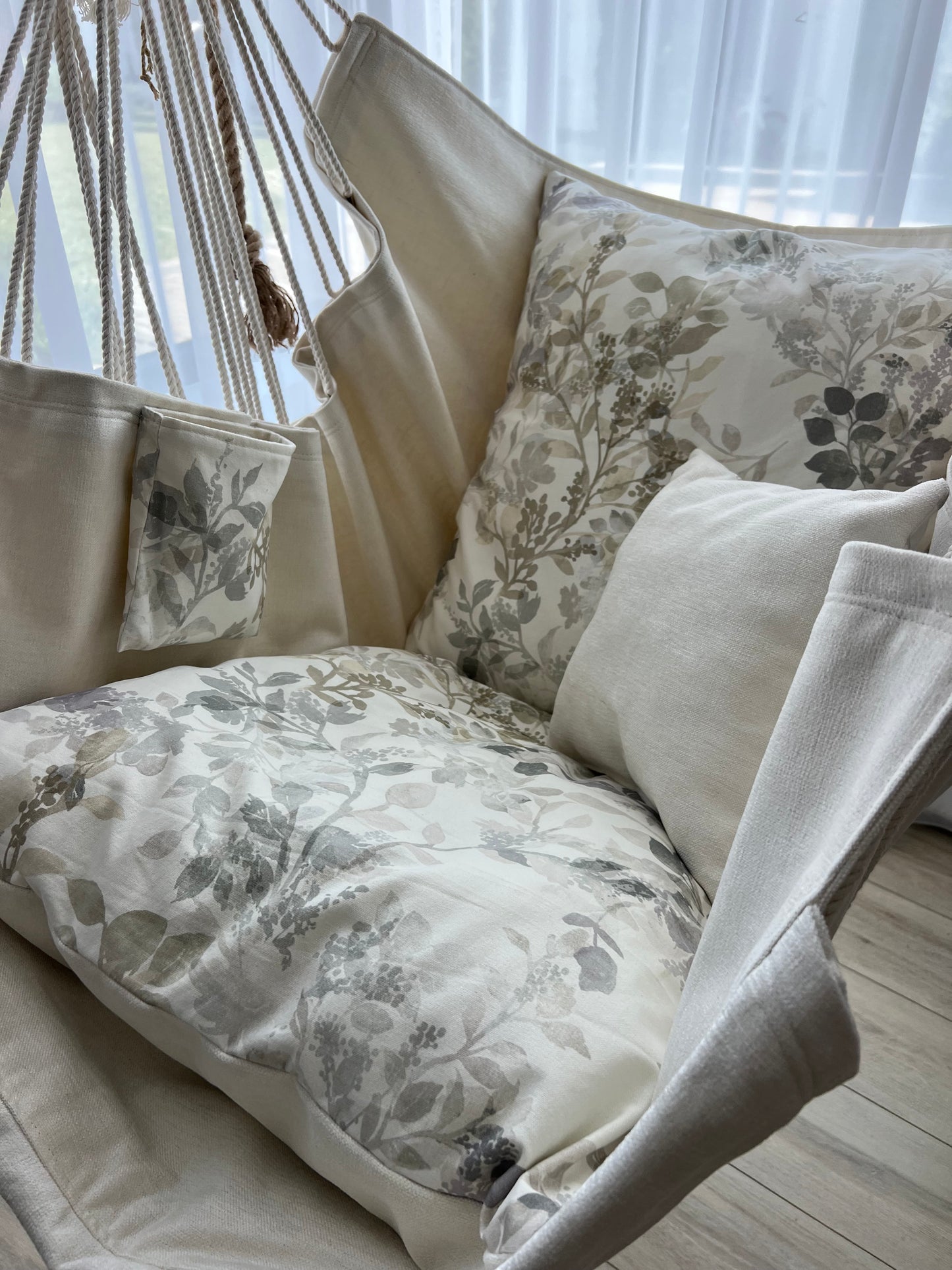 Floral white