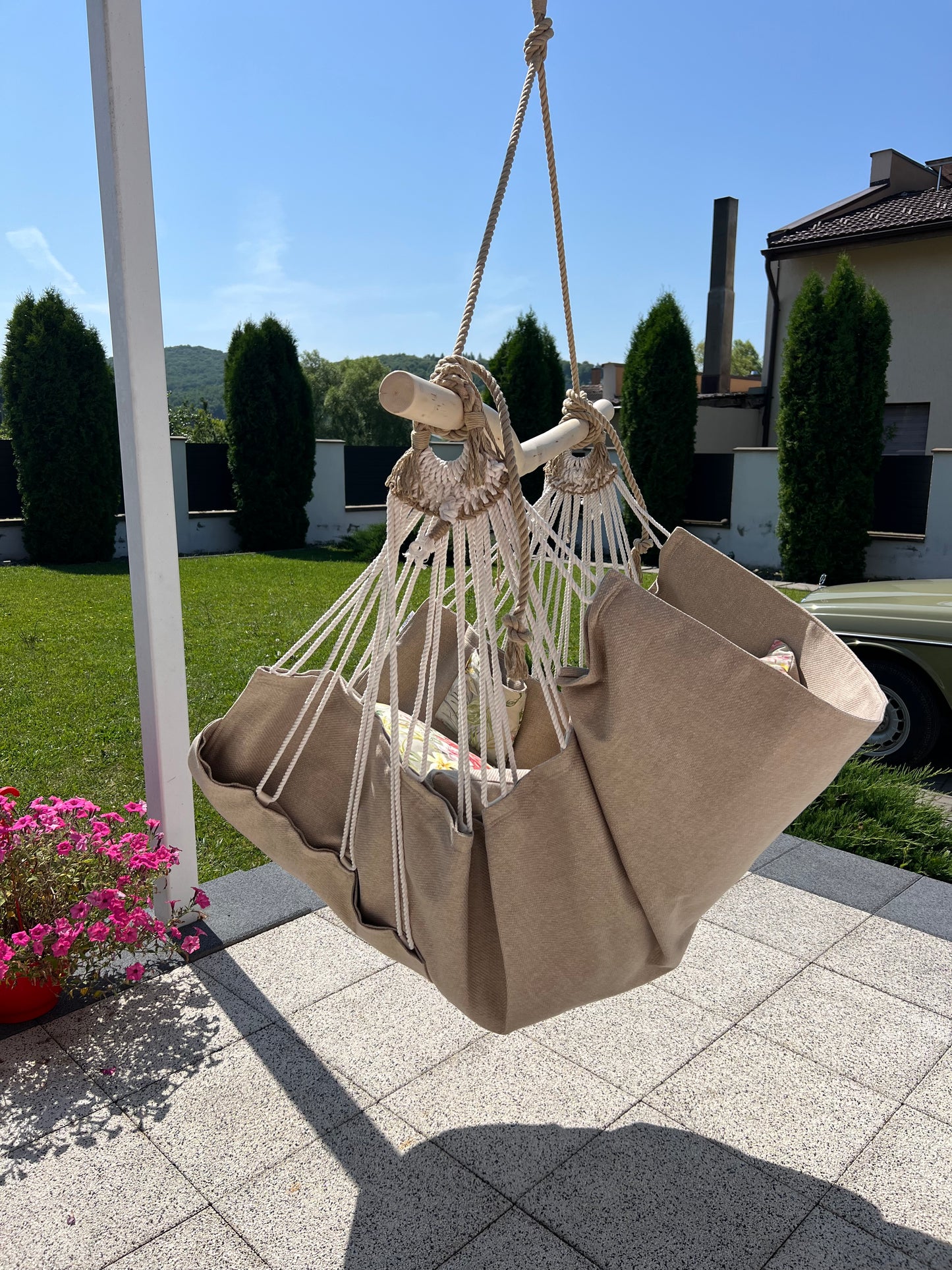 Raffia Floral