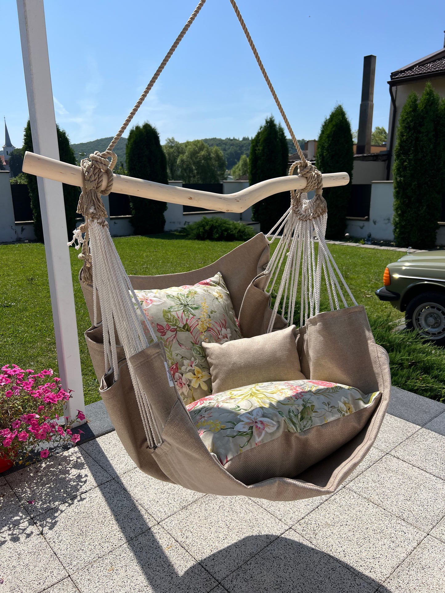 Raffia Floral