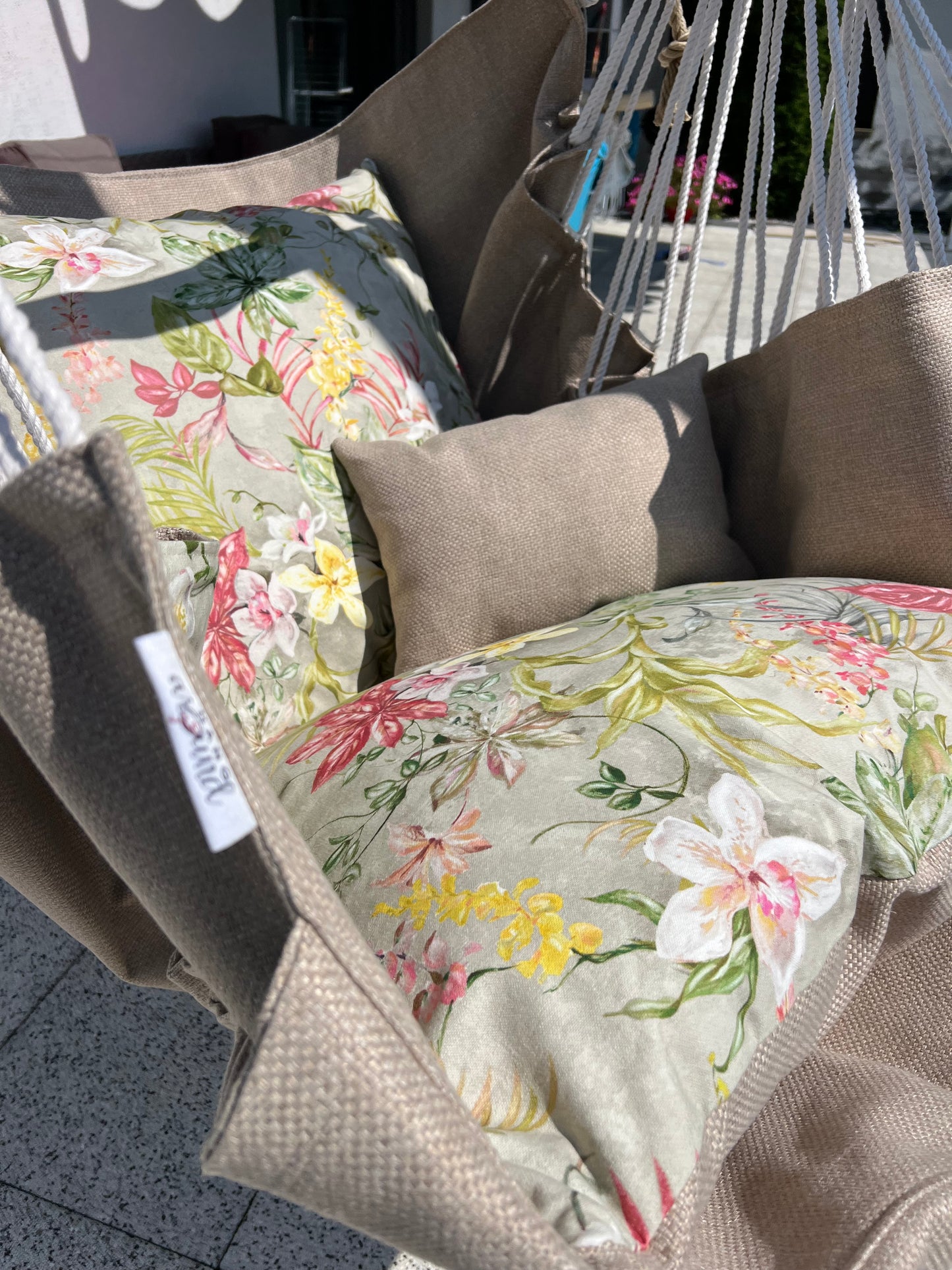 Raffia Floral