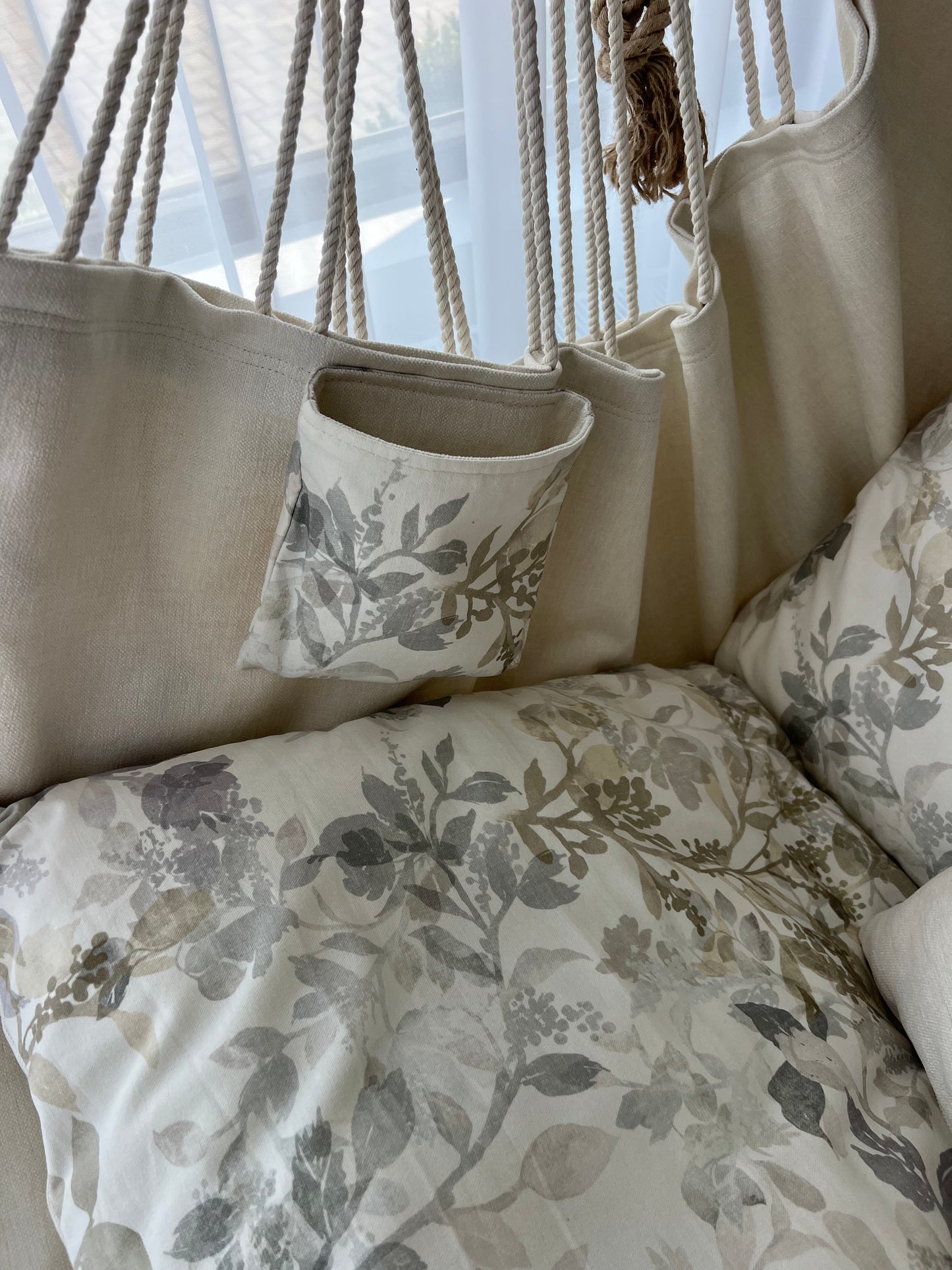 Floral white