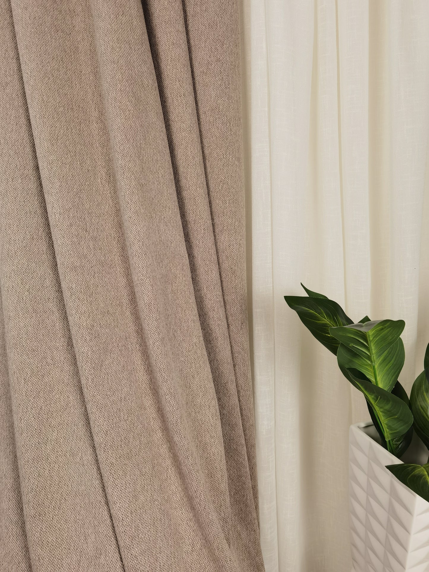 Draperie maro natural