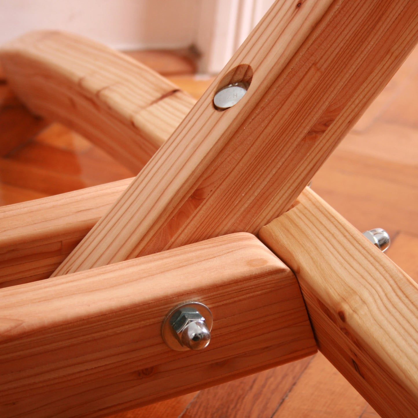 SERENA wood floor stand