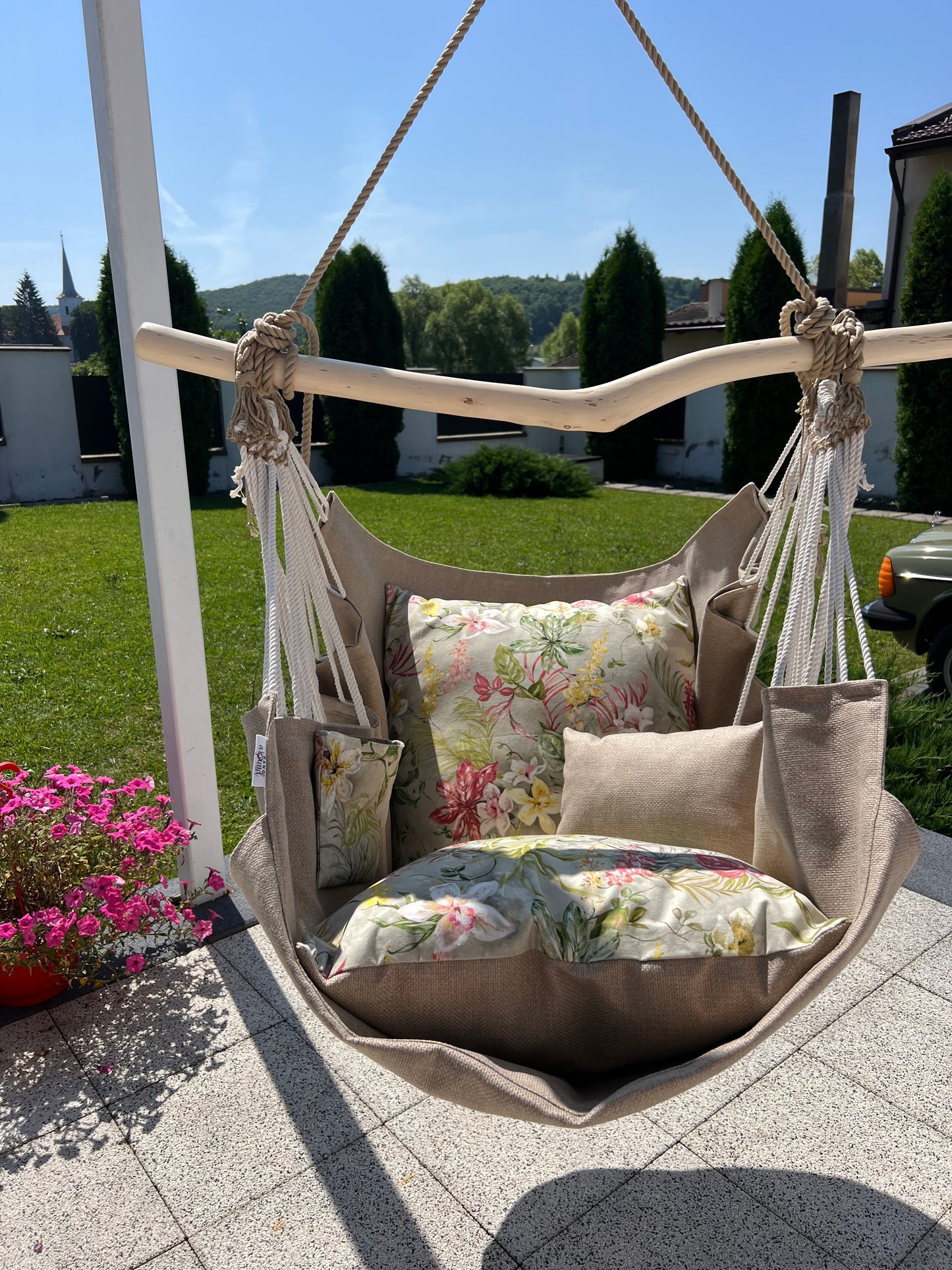 Raffia Floral