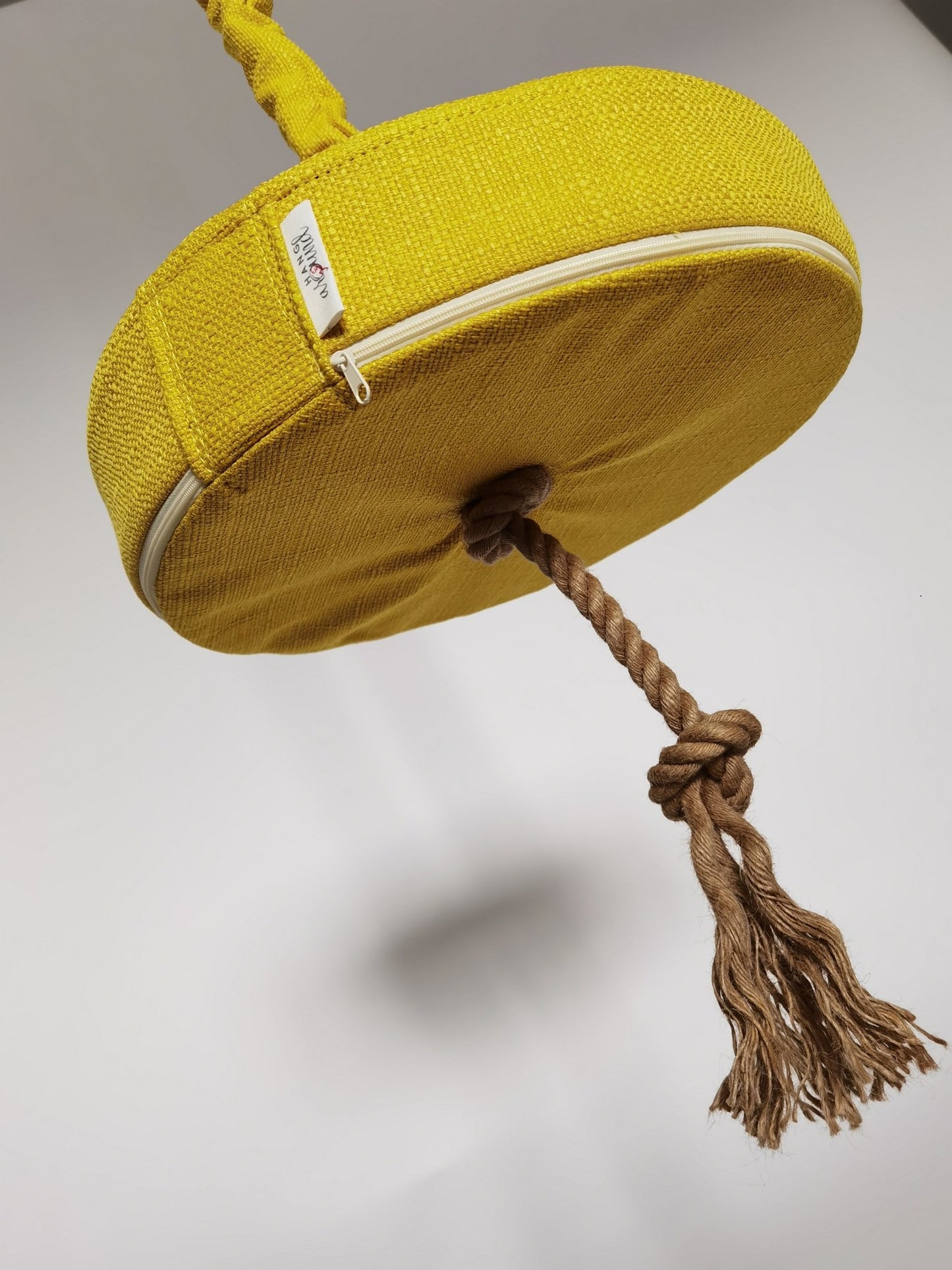 Ancora copilăriei - HANGAROUND