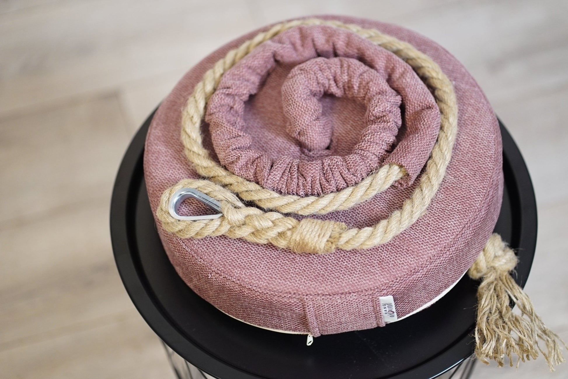 Ancora copilăriei - HANGAROUND