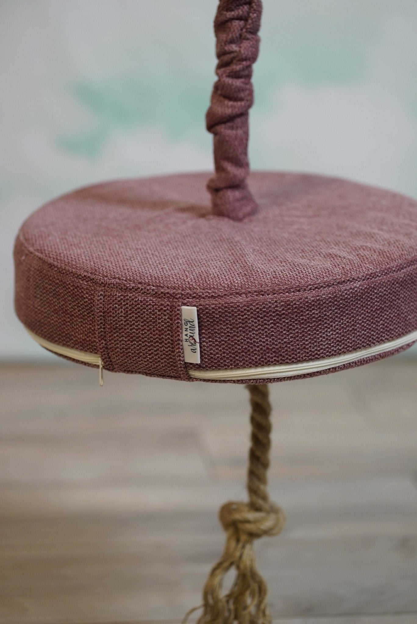 Ancora copilăriei - HANGAROUND