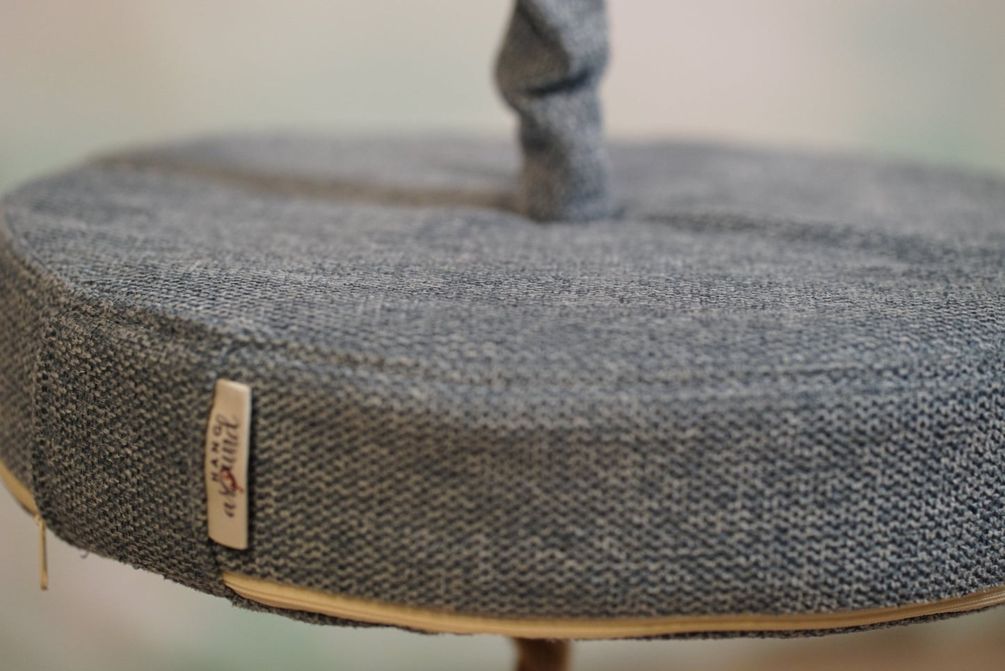 Ancora copilăriei - HANGAROUND