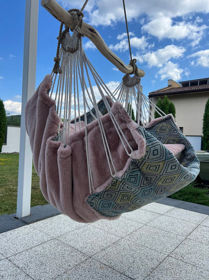 Aurelia - HANGAROUND