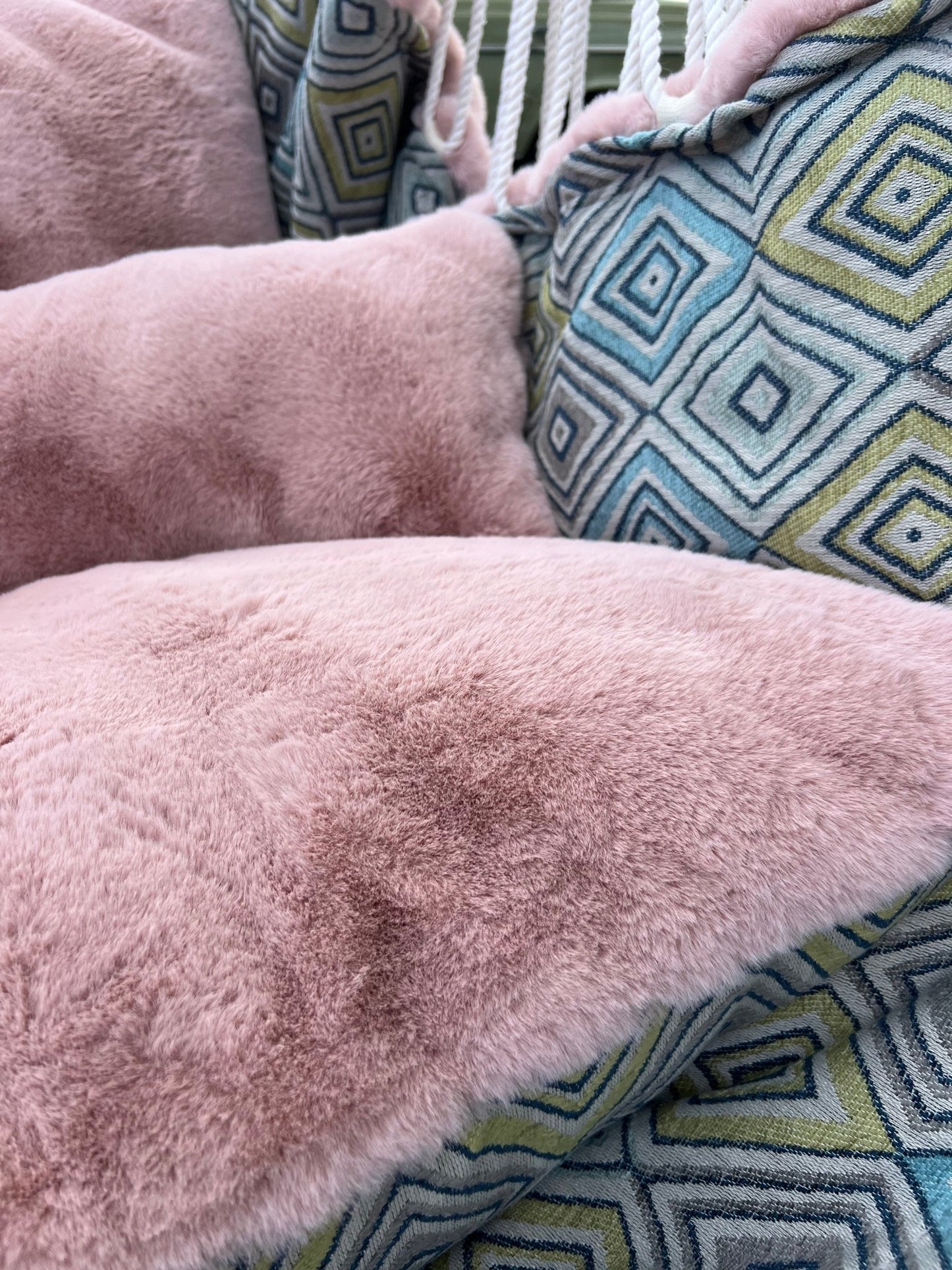 Aurelia - HANGAROUND