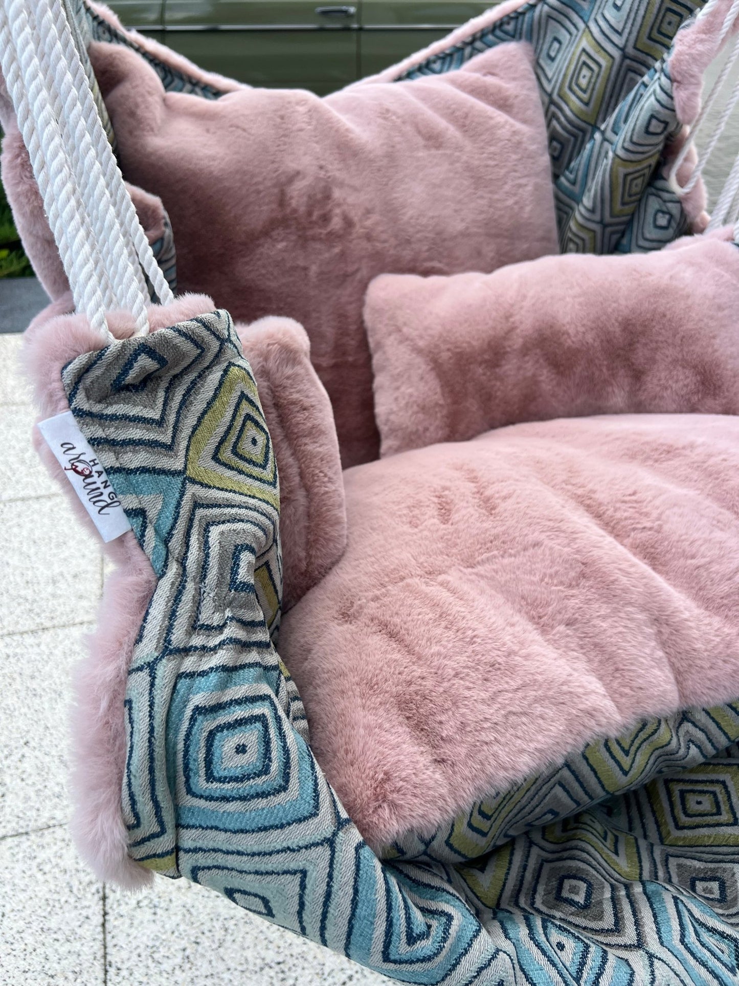 Aurelia - HANGAROUND