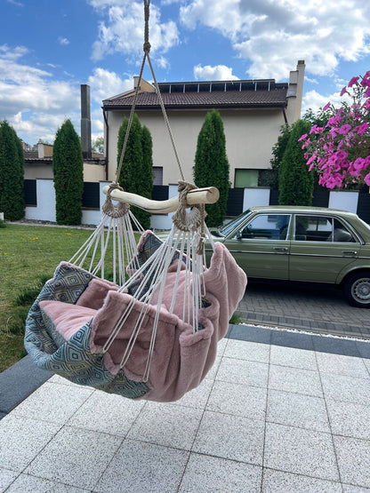 Aurelia - HANGAROUND