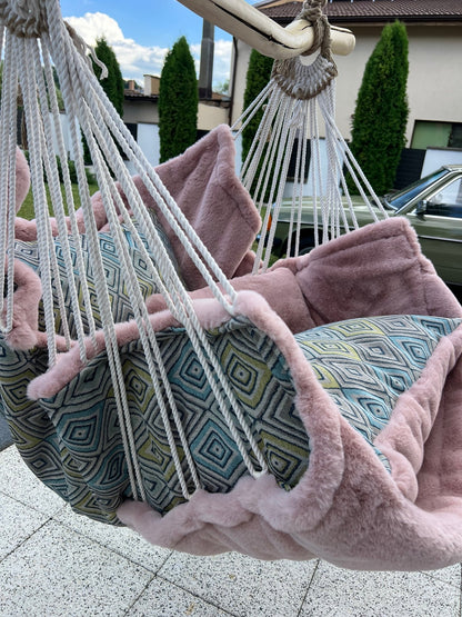 Aurelia - HANGAROUND