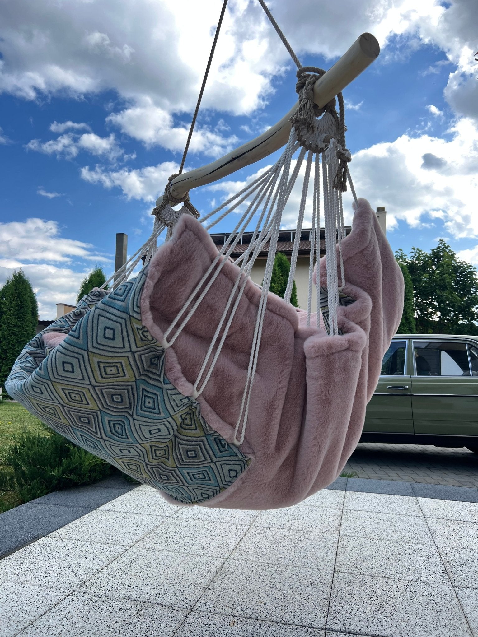 Aurelia - HANGAROUND