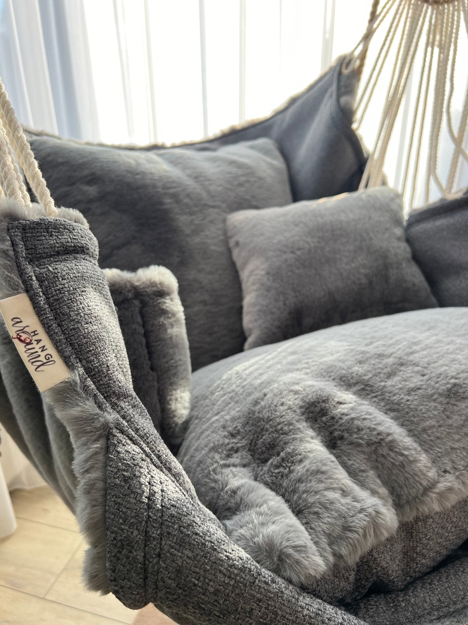 Cozy Supreme - HANGAROUND