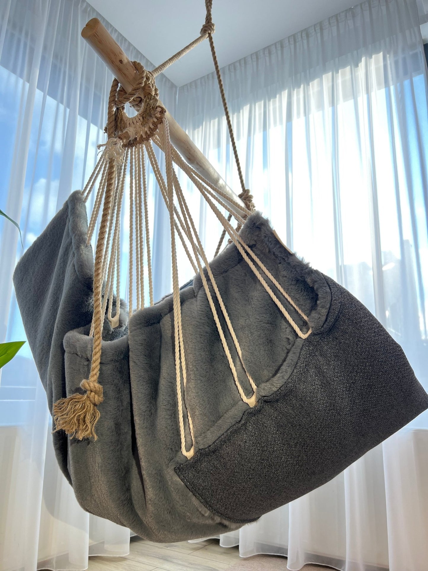 Cozy Supreme - HANGAROUND