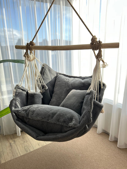 Cozy Supreme - HANGAROUND