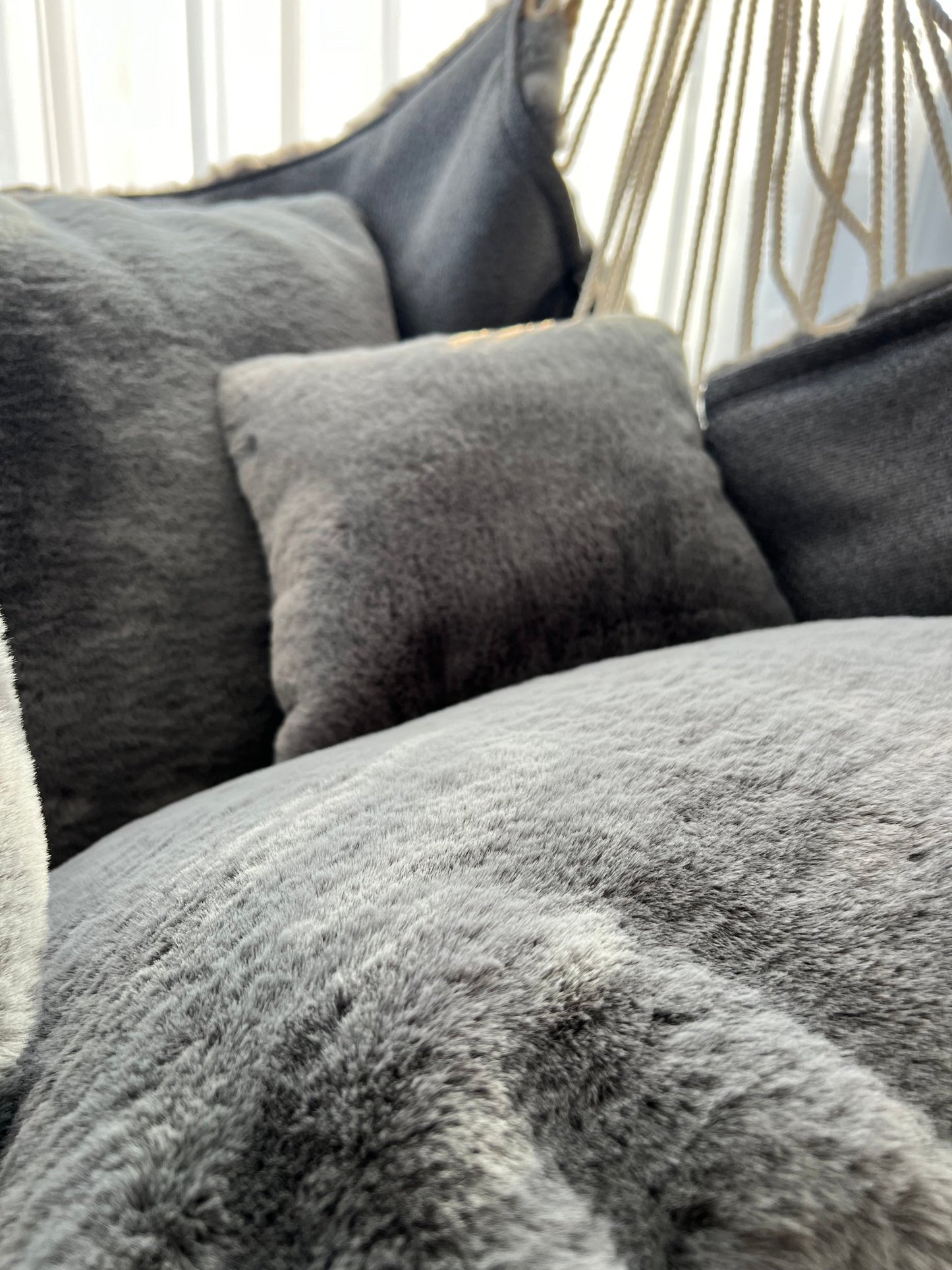 Cozy Supreme - HANGAROUND