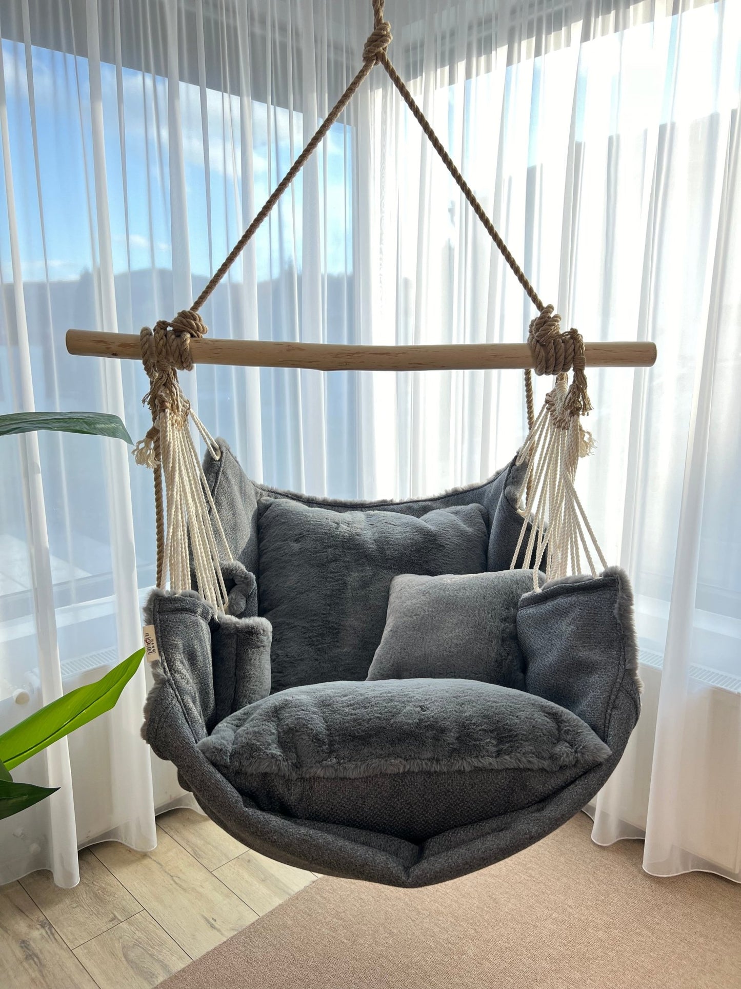 Cozy Supreme - HANGAROUND