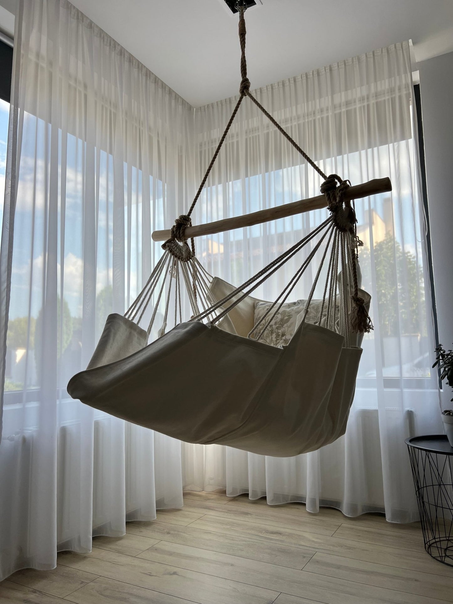 Floral white - HANGAROUND