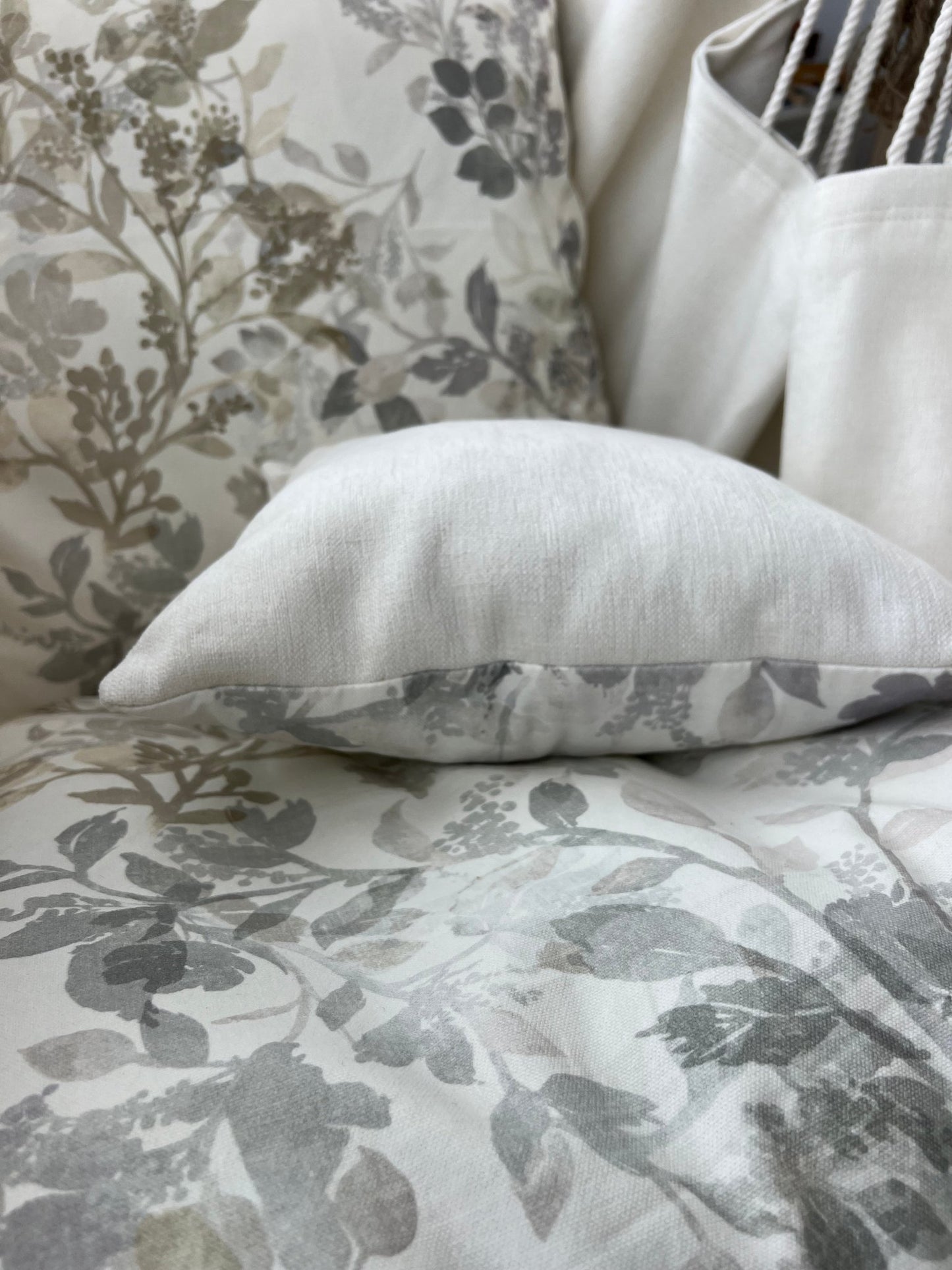 Floral white - HANGAROUND