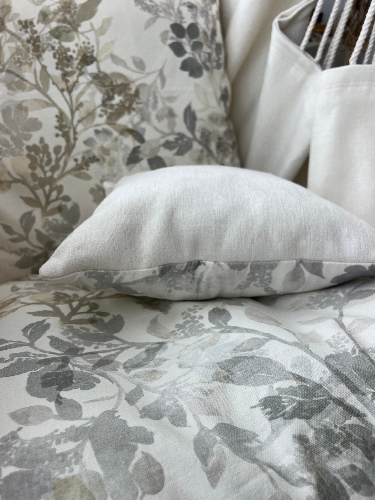 Floral white - HANGAROUND