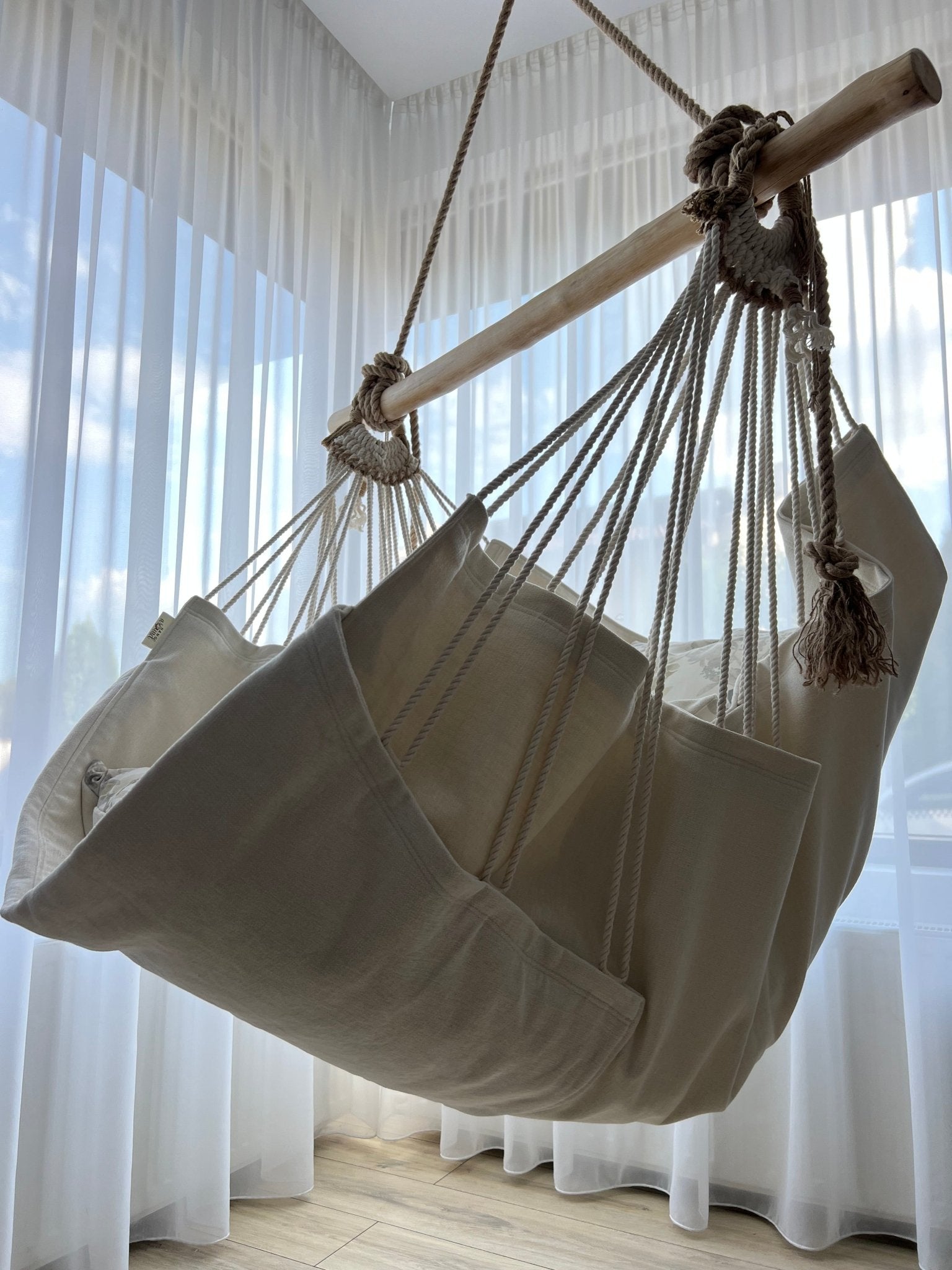 Floral white - HANGAROUND