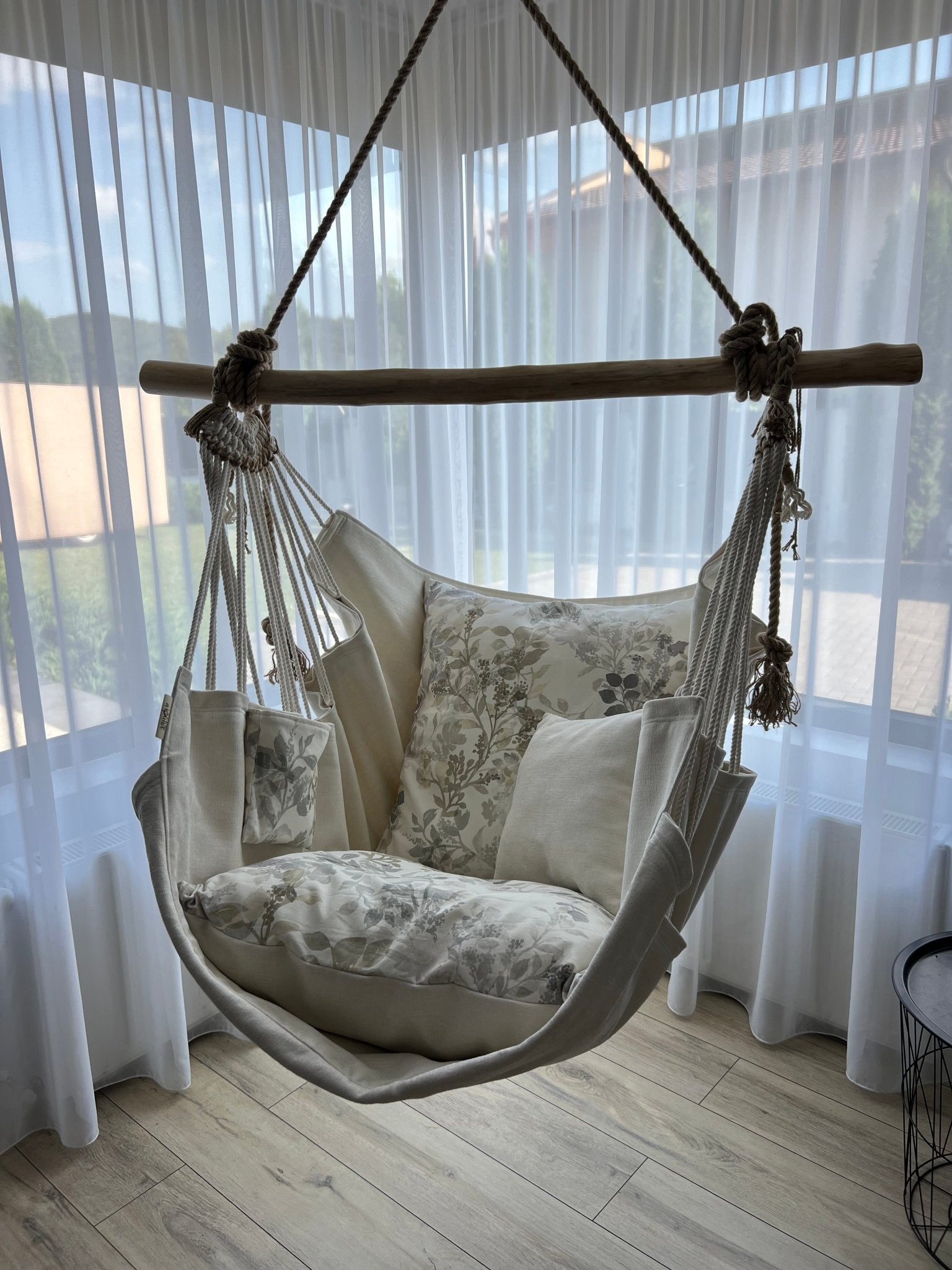 Floral white - HANGAROUND