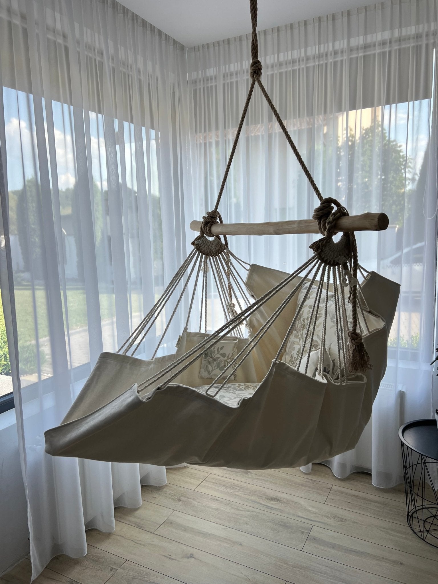 Floral white - HANGAROUND