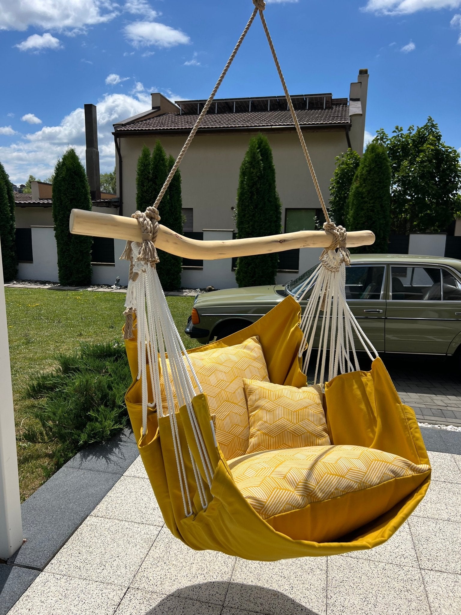 OUTDOOR Sun - HANGAROUND