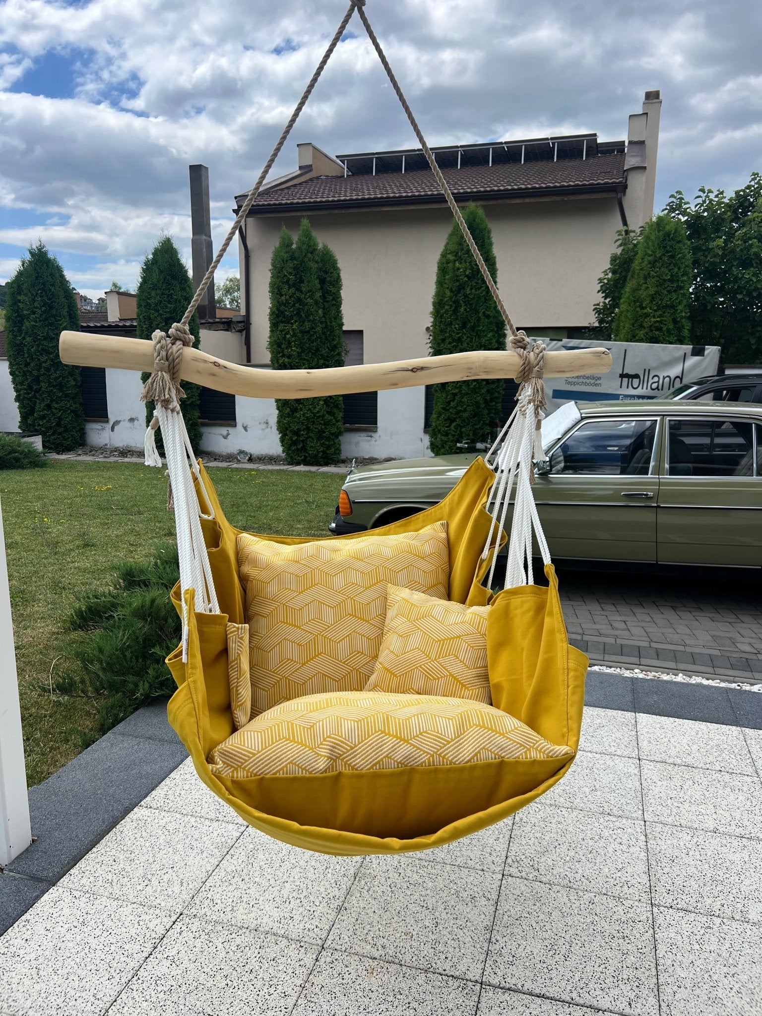 OUTDOOR Sun - HANGAROUND