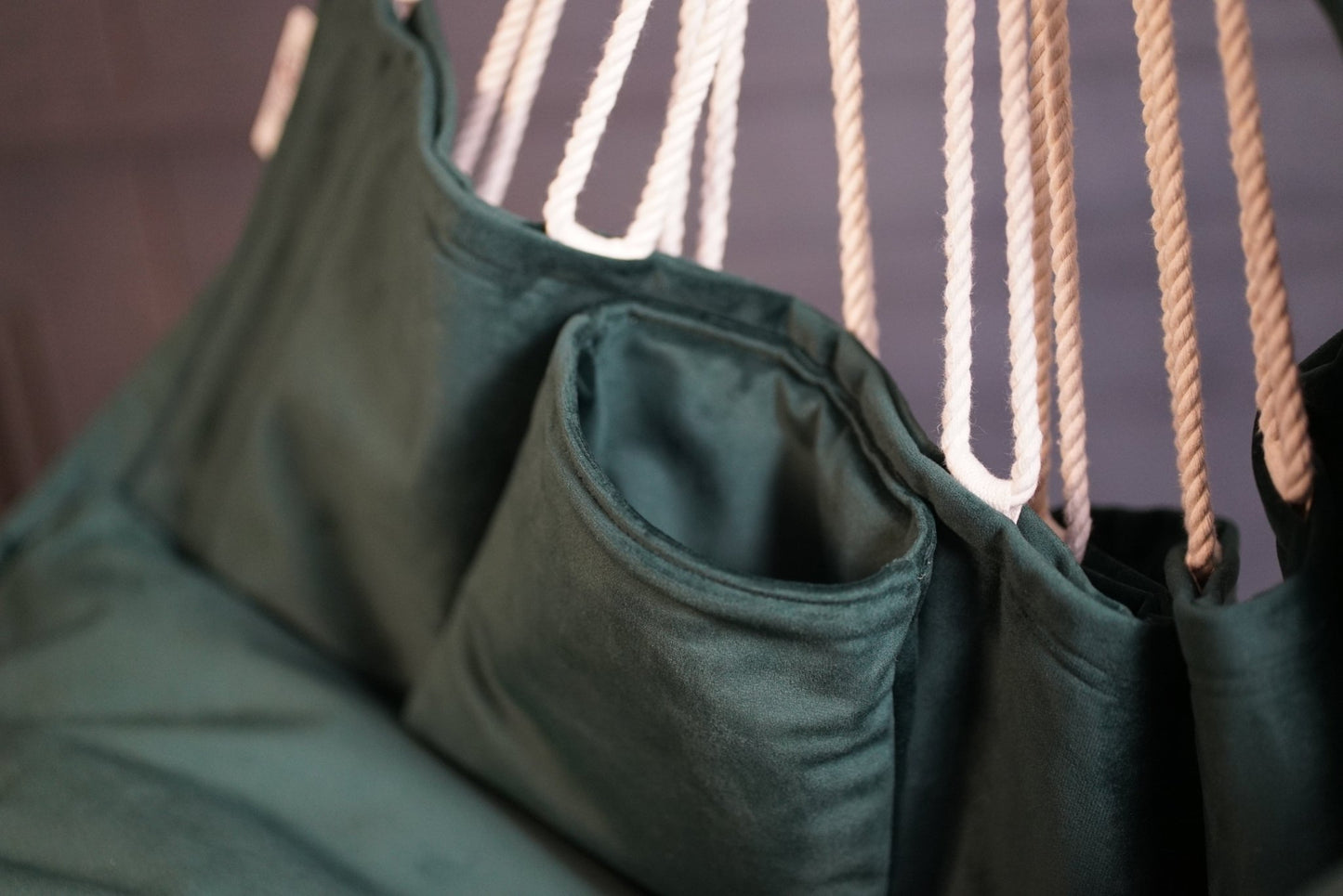 Poveste de catifea - HANGAROUND