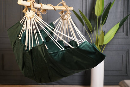 Poveste de catifea - HANGAROUND